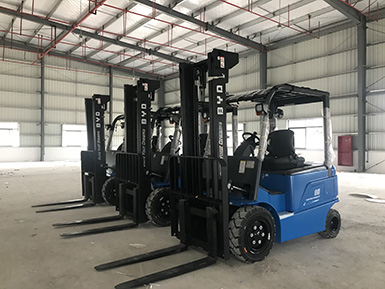 感謝蔡總的大力支持，再次購(gòu)買3+1臺(tái)比亞迪叉車，祝：生意興??！